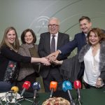 Firma del convenio entre las Consejerías de Igualdad y Empleo. Fuente: Junta de Andalucía